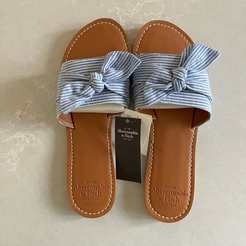 NWT Abercrombie & Fitch blue bow tie Sandals
